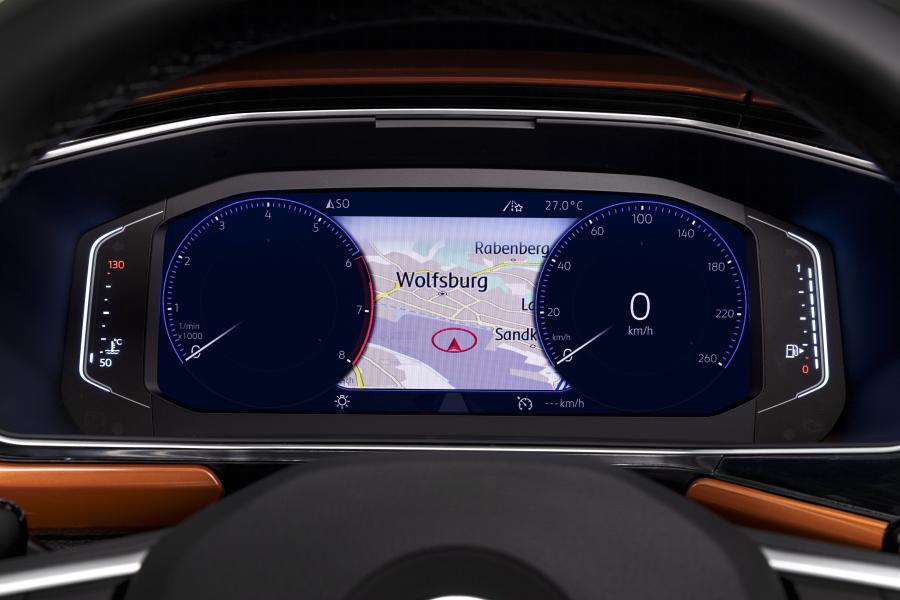 Панель приборов Volkswagen T-Cross 2019 года  (WW) (фото 17 из 43)